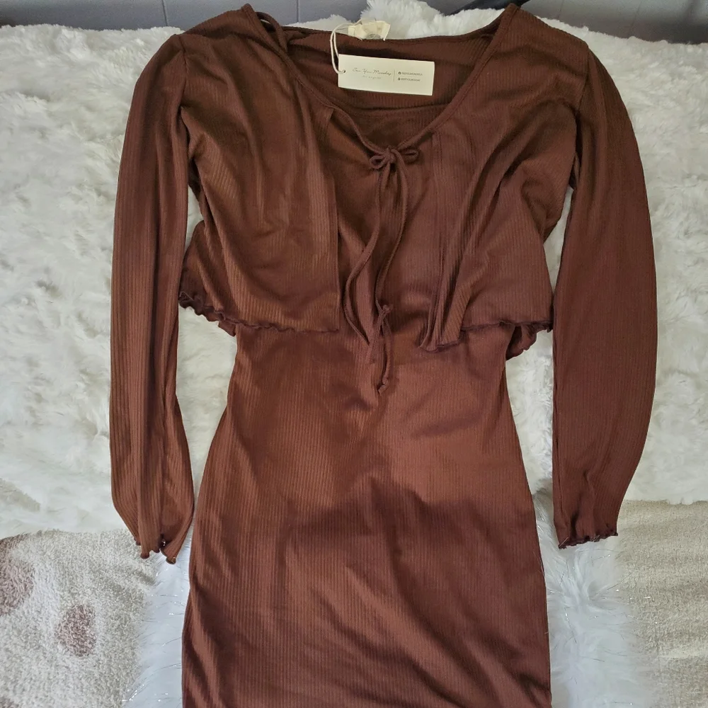 see you monday brown dress Petal and Pup Women's Neveah Long Sleeve Maxi Dress main image 0